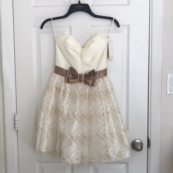 Jessica McClintock Dresses & Skirts - Jessica McClintock Cream and Gold Sparkly Glitter Strapless Formal Dress, Size 3
